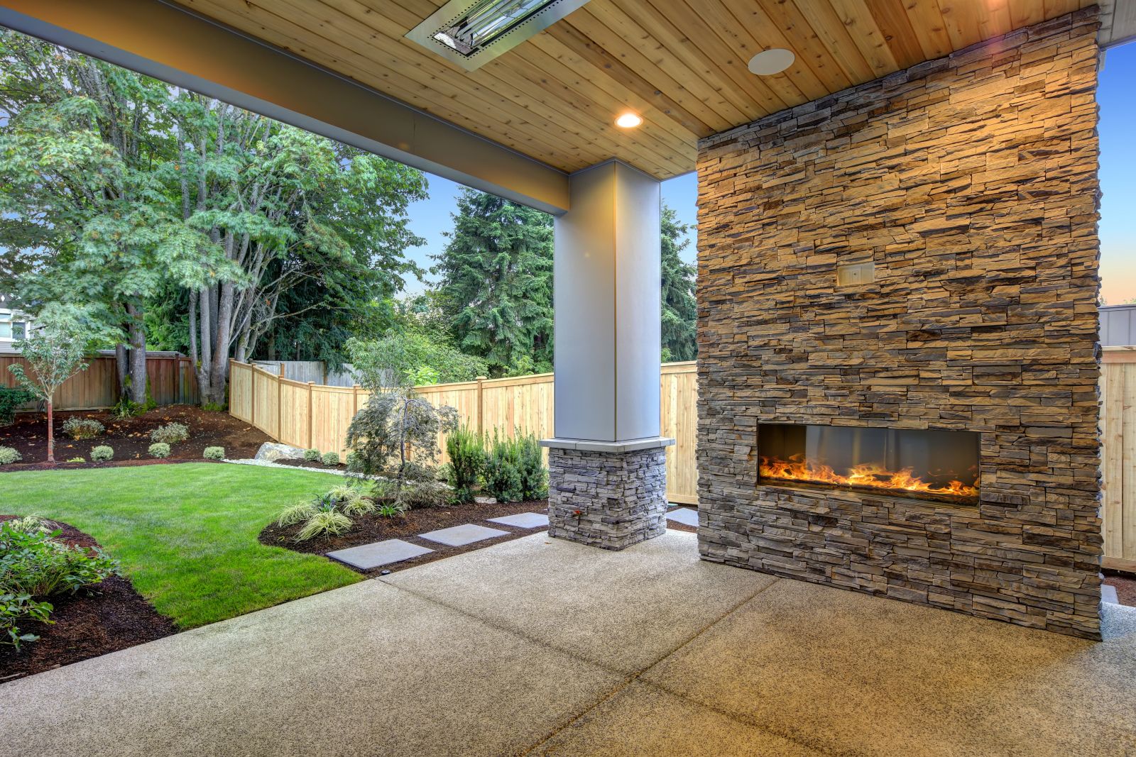 Outdoor Fireplace Service Image